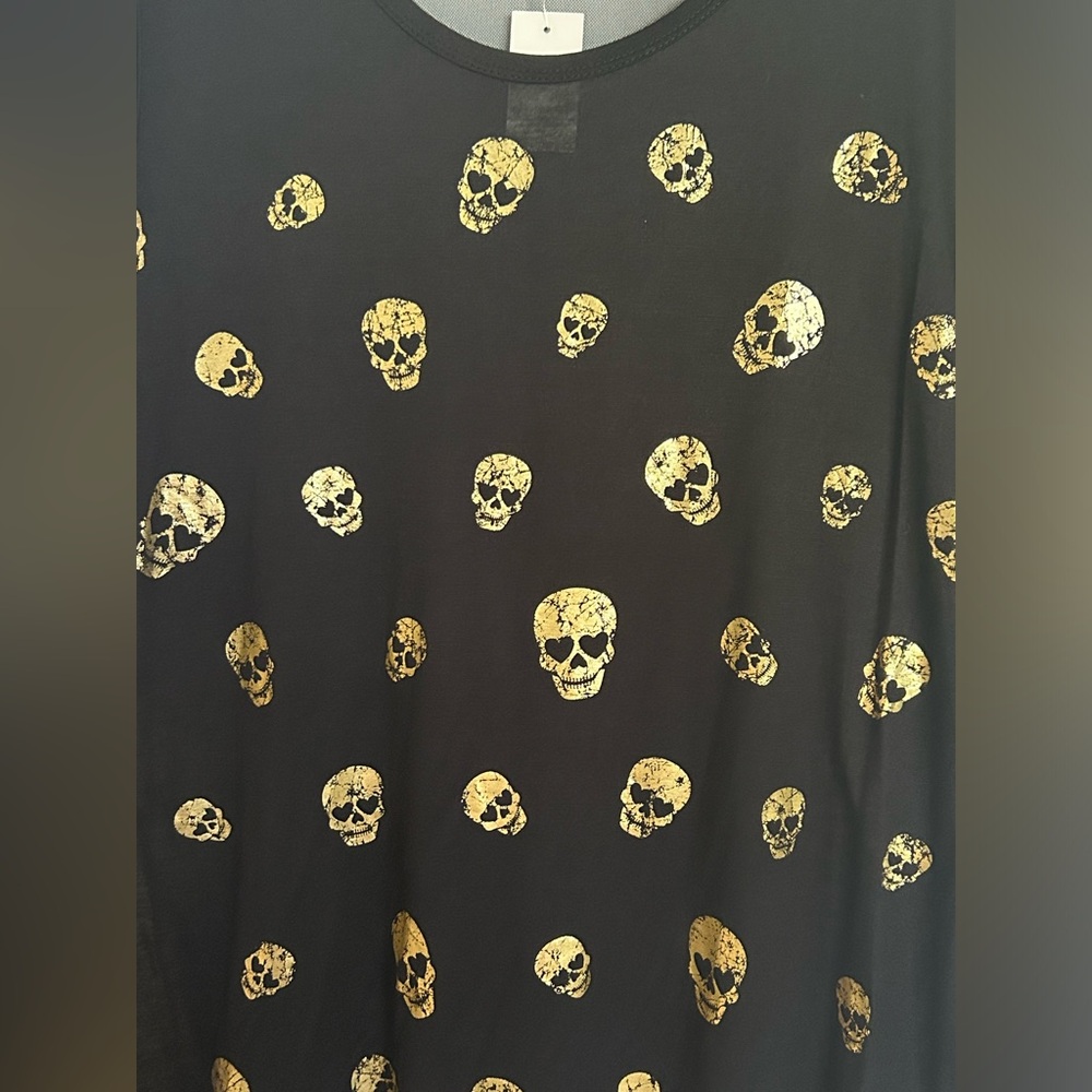 Dots - Black and Gold Skull Graphic Tee 3/4 Sleeve - Picture 2 of 9